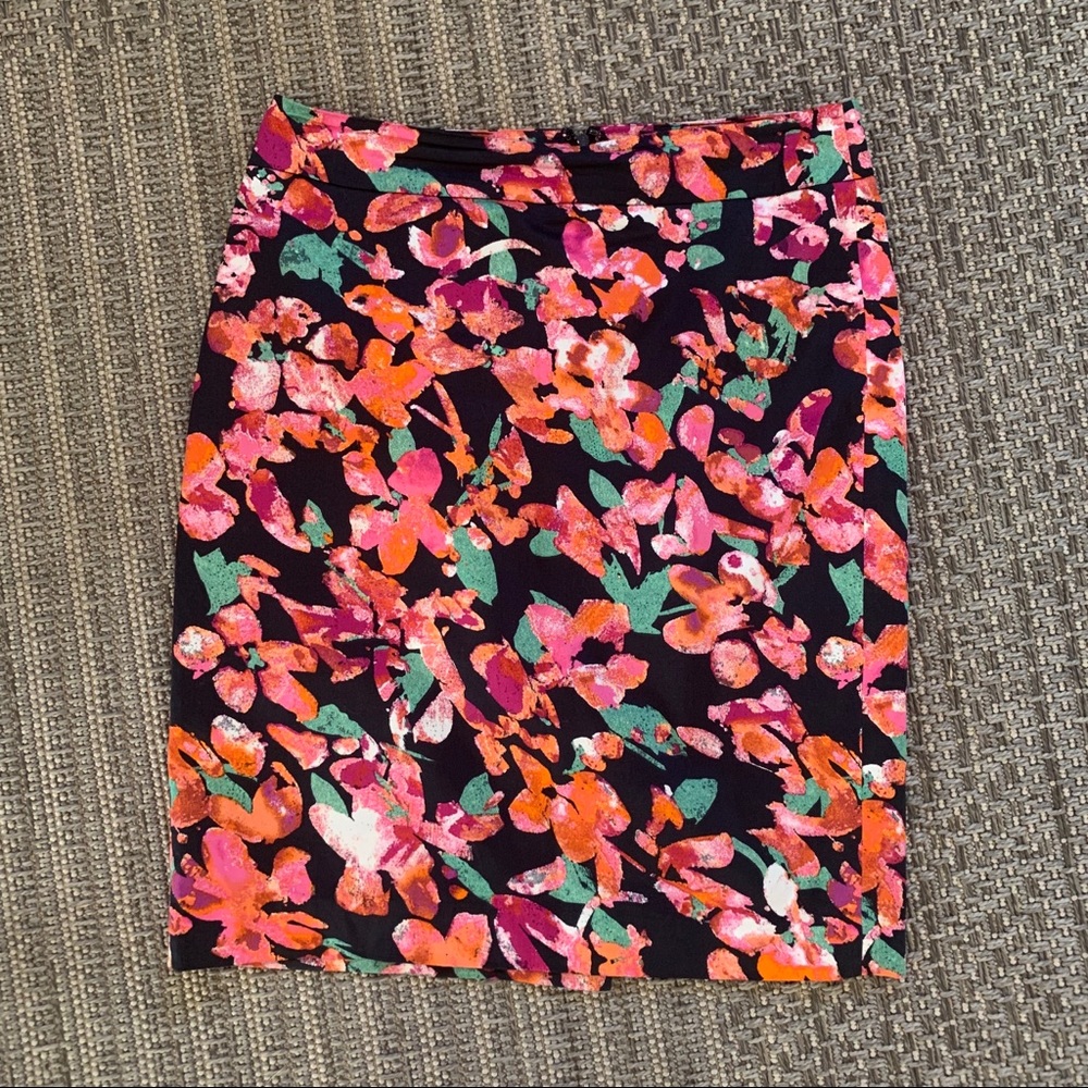 Ann Taylor LOFT size 6 floral skirt